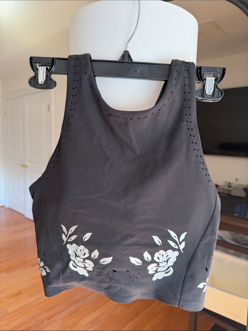 Black Floral Cropped Tank Top/sports bra